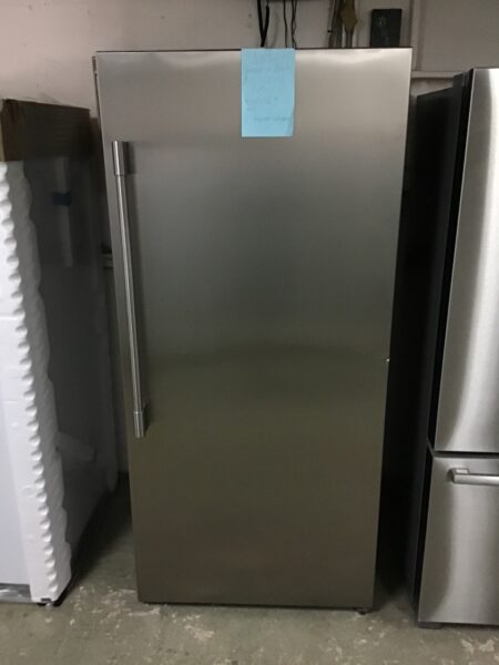 Frigidaire Professional 19CuFt Singe Door (FRIDGE ONLY)