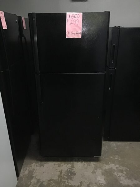 GE Black 18CuFt Top Mount Fridge (29.75in-wide)