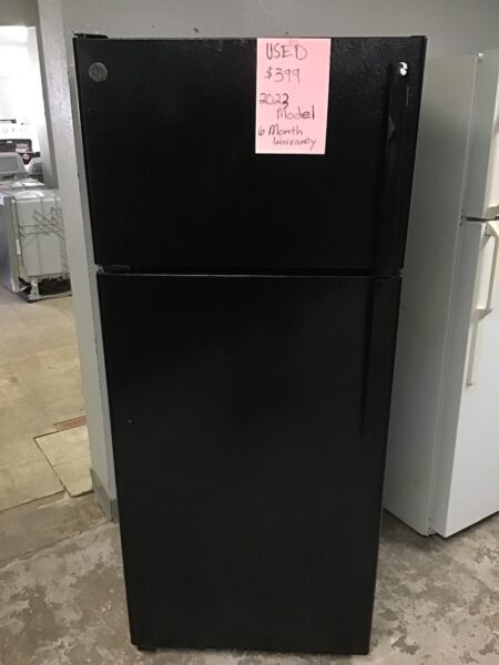 GE Black 17.5CuFt Fridge (28in-wide)