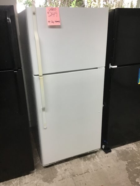 GE White Top Mount Fridge (29.5in-wide)