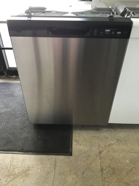 Stainless GE 24in Built In Dishwasher (GDF510P)