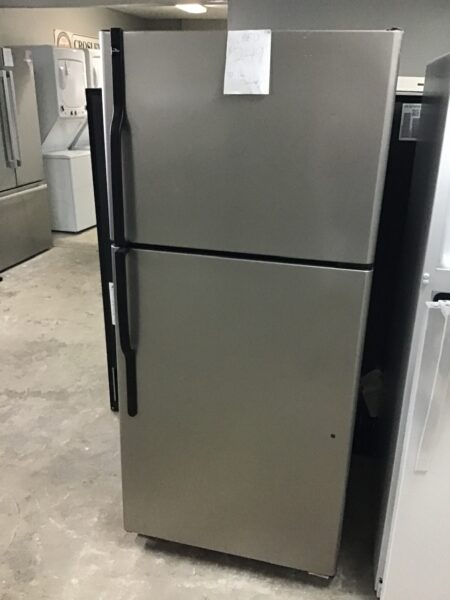 Silver Hotpoint 18CuFt Fridge (HTM18I)