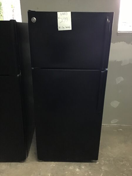 Black GE 16CuFt Fridge (GTE16D)